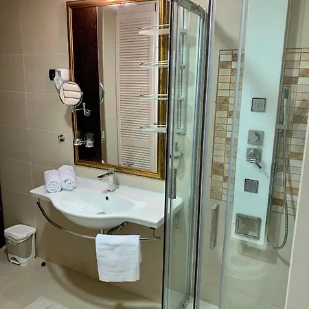 A01 Setany-silverine Apartmanhaz-orzoett Parkoloval