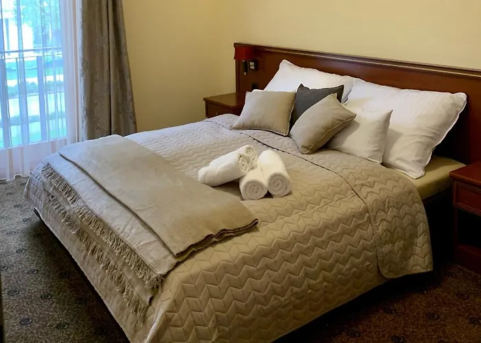 A01 Sétány-silverine Apartmanház-őrzött Parkolóval Apartamento *